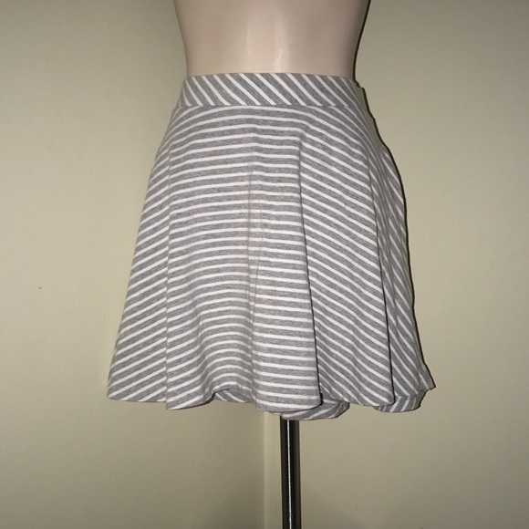 Beautiful stripe sailor skater skirt. - Picture 4 of 5